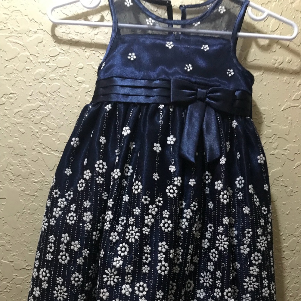 Girls dress size 2T blue and white